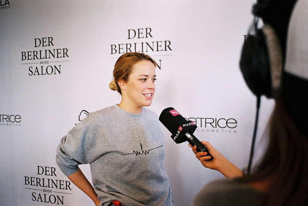 marina_hoermannseder_mbfwb_backstage_ss16_by_anna_boettke-27