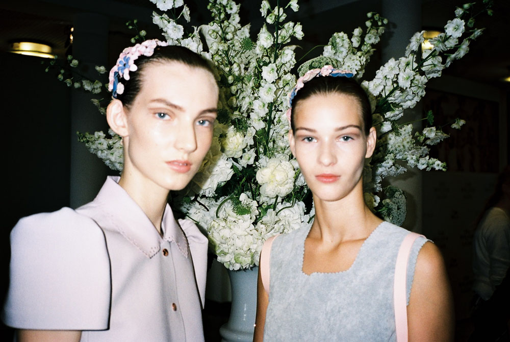 marina_hoermannseder_mbfwb_backstage_ss16_by_anna_boettke-7