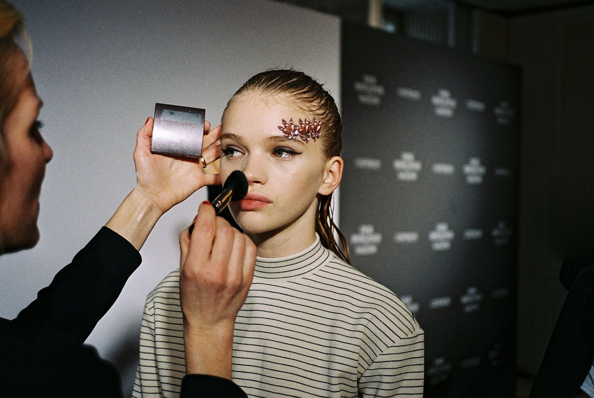Marina_Hoermanseder_Backstage_by_Anna_Boettke (9 von 28)