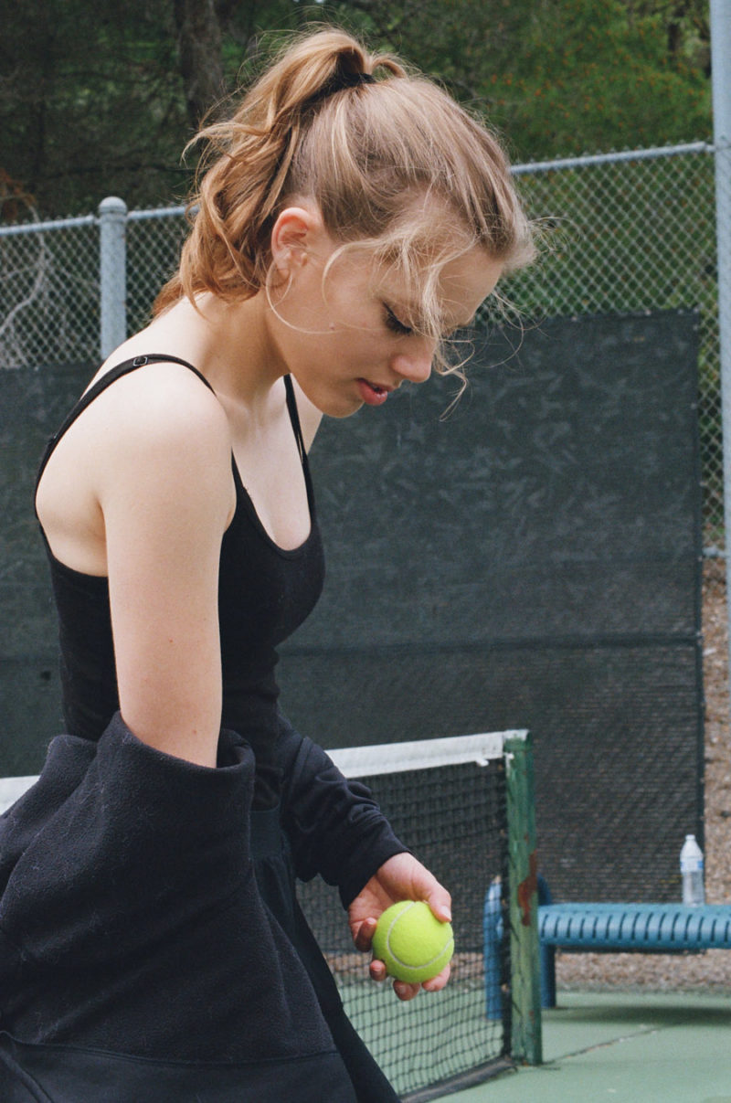 On the tennis court with Grace Van Dien - C-Heads Magazine