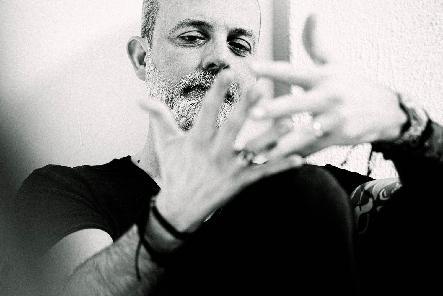 Unwind with Fabrizio Paterlini's mesmerizing new piano track - C